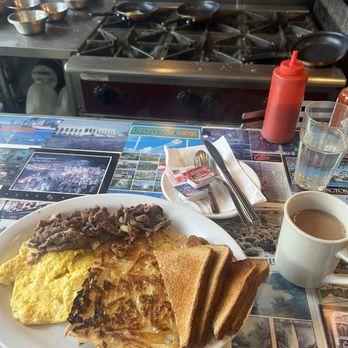 Art's Cafe - Two Eggs Beef - Diners Near Me - San Francisco, California