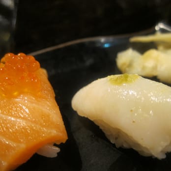 Sushi Sasabune - Alaskan sake (salmon) with trout egg; hotate (scallop) tasted like buttah - Sushi Bars Near Me - Honolulu, Hawaii