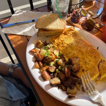 Chad's - Breakfast & Brunch Near Me - Santa Barbara, California