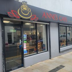 Anne's Tearoom - Front of building