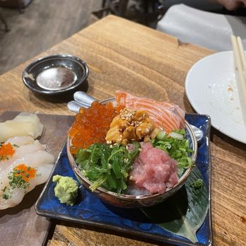 Kiraku - Mini Kaisen Donburi - Tapas/Small Plates Near Me - Berkeley, California Kiraku - Mini Kaisen Donburi - Tapas/Small Plates Near Me - Berkeley, California