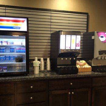 La Quinta by Wyndham Sioux Falls - Free breakfast: juices, milk, yogurt and teas and coffee - Hotels Near Me - Sioux Falls, South Dakota La Quinta by Wyndham Sioux Falls - Free breakfast: juices, milk, yogurt and teas and coffee - Hotels Near Me - Sioux Falls, South Dakota