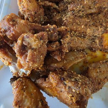 Pluckers Wing Bar - Grapevine - Desert dry wings for 60 bucks - Chicken Wings Near Me - Grapevine, Texas Pluckers Wing Bar - Grapevine - Desert dry wings for 60 bucks - Chicken Wings Near Me - Grapevine, Texas