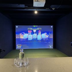 Wonderground Golf Lounge & Liquor Bar - Inside the golf lounge, ALL ages!