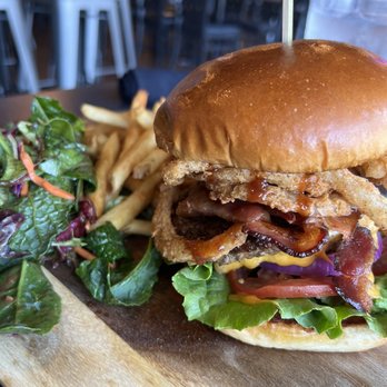 Pop's Public House - Whiskey BBQ Burger - New American Near Me - Gilroy, California