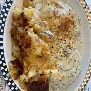 Uncle D's Diner - Sausage gravy and biscuits - New American Near Me - East Berlin, Connecticut