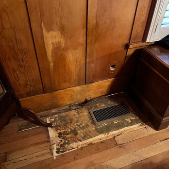 McCloud River Bed and Breakfast - Old wall heater with exposed pipe and damaged floor in our bedroom. - Bed & Breakfast Near Me - Mccloud, California McCloud River Bed and Breakfast - Old wall heater with exposed pipe and damaged floor in our bedroom. - Bed & Breakfast Near Me - Mccloud, California
