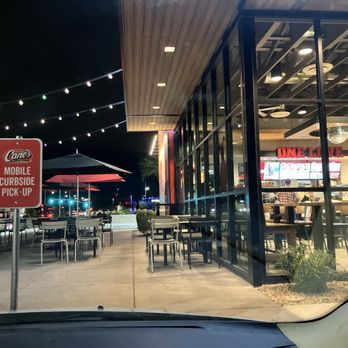 Raising Cane's Chicken Fingers - Waiting for füd! - Fast Food Near Me - Mesa, Arizona