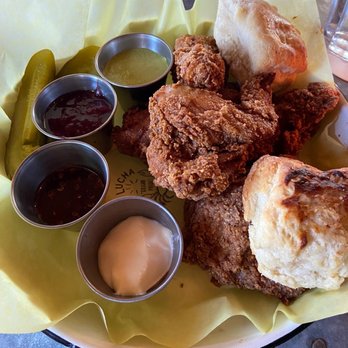 La Lucha - 1/2 order of fried chicken - Seafood Near Me - Houston, Texas