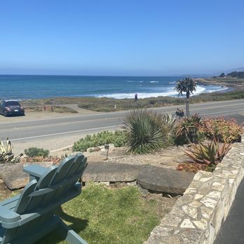 Cambria Shores Inn - Hotels Near Me - Cambria, California