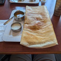 Butter chicken dosa