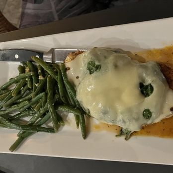 Courtyard Grill - Chicken Florentine - Wine Bars Near Me - New Smyrna Beach, Florida Courtyard Grill - Chicken Florentine - Wine Bars Near Me - New Smyrna Beach, Florida