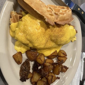 Granny’s Kitchen - Chicken Eggs Benedict - Breakfast & Brunch Near Me - Oklahoma City, Oklahoma Granny’s Kitchen - Chicken Eggs Benedict - Breakfast & Brunch Near Me - Oklahoma City, Oklahoma
