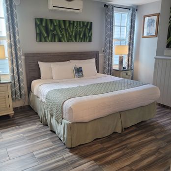 The Douglas House - Large, comfortable bed - Vacation Rentals Near Me - Key west, Florida The Douglas House - Large, comfortable bed - Vacation Rentals Near Me - Key west, Florida