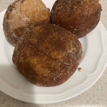 Leonard's Bakery - Malasadas - Bakeries Near Me - Honolulu, Hawaii Leonard's Bakery - Malasadas - Bakeries Near Me - Honolulu, Hawaii