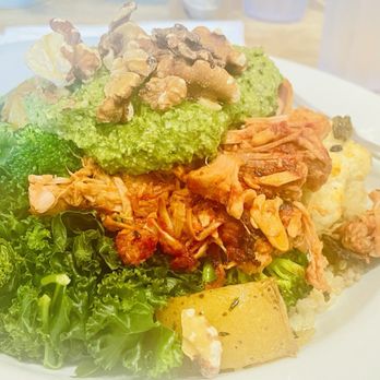 Harlow - Pesto garden scramble with jackfruit and quinoa - Vegetarian Near Me - Portland, Oregon Harlow - Pesto garden scramble with jackfruit and quinoa - Vegetarian Near Me - Portland, Oregon