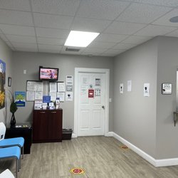 CLSC Hallandale - Hall Front