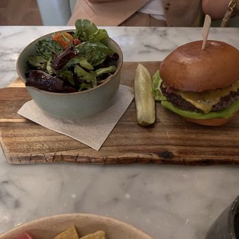 Café Fig - Breakfast burger - Cafes Near Me - Los Angeles, California