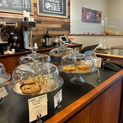Gearhart’s Fine Chocolates - Delicious cookies and chocolate cakes and cupcakes