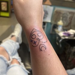 Royal Ave Tattoo & Body Piercing