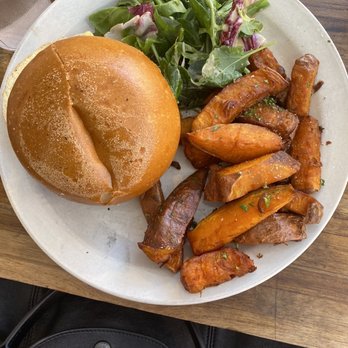 Chez Oskar - Gruyere burger, mesclun salad and sweet potato fries - French Near Me - Brooklyn, New York