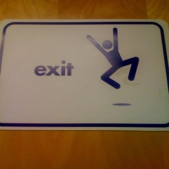 Circle K - Men's Bathroom Exit - Gas Stations Near Me - Kittery, Maine