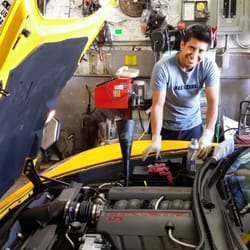 Roe Motors Ltd - Our service techs are ready to help you no matter what your needs!