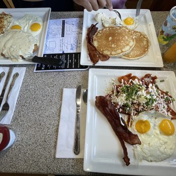 Heidi's - Chicken fried steak, eggs and hash browns; chilaquiles with Sunny side up eggs & bacon; Kids menu- pancakes, Sunny side egg and bacon - American Near Me - Carson City, Nevada