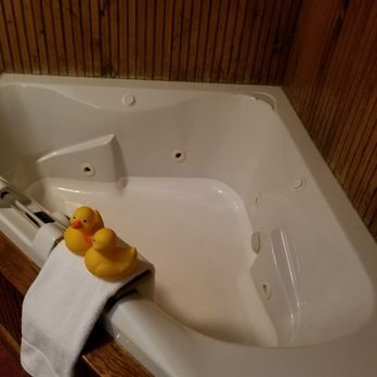 Riversong Inn Retreat - The jetted tub in shooting star - Bed & Breakfast Near Me - Estes Park, Colorado Riversong Inn Retreat - The jetted tub in shooting star - Bed & Breakfast Near Me - Estes Park, Colorado