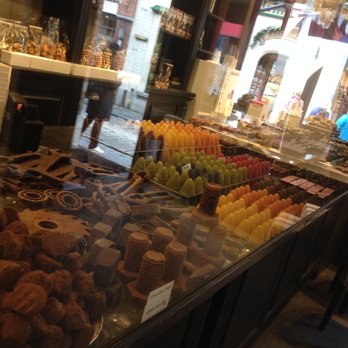 The Chocolate Kiss - One end of the chocolate display - Chocolatiers & Shops Near Me - Bruges, VWV
