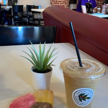 Cafetal Coffee - Bandera pan dulce & dulce de leche coffee - Coffee & Tea Near Me - Tempe, Arizona