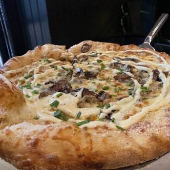 Mellow Mushroom Williamsburg - Holy Shiitake Pie - Bars Near Me - Williamsburg, Virginia