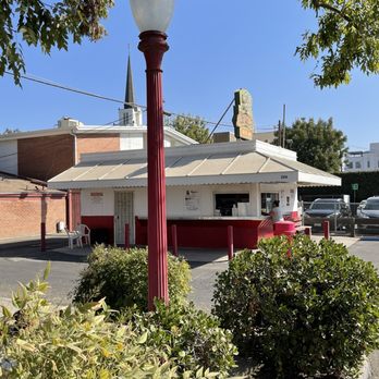 Taylor Bros Hot Dog Stand - the outside of the building - Fast Food Near Me - Visalia, California Taylor Bros Hot Dog Stand - the outside of the building - Fast Food Near Me - Visalia, California
