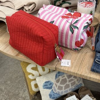 Salt & Linen - Gift Shops Near Me - Dunedin, Florida Salt & Linen - Gift Shops Near Me - Dunedin, Florida
