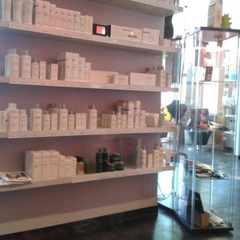 Oxygène - Un stand de produits destinés à la vente - Hair Extensions Near Me - Wasquehal, 59 Oxygène - Un stand de produits destinés à la vente - Hair Extensions Near Me - Wasquehal, 59