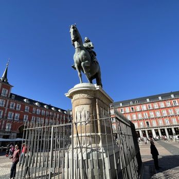 Plaza Mayor - Landmarks & Historical Buildings Near Me - Madrid, M