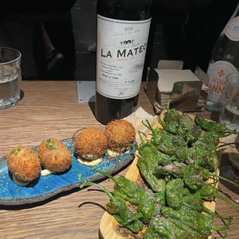 Entre Santos - Beef & peppers!! So so good!! - Cocktail Bars Near Me - Madrid, M Entre Santos - Beef & peppers!! So so good!! - Cocktail Bars Near Me - Madrid, M