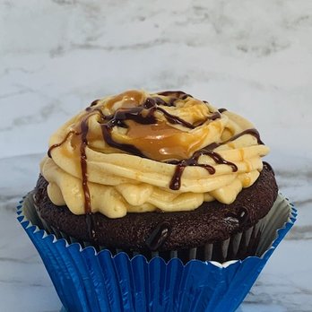 Pretty Sweet Life Bakery - Salted Chocolate Caramel Cupcake - Macarons Near Me