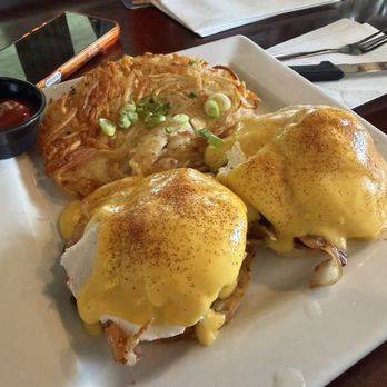 Aloha Grill - Eggs Benedict - Breakfast & Brunch Near Me - Huntington Beach, California