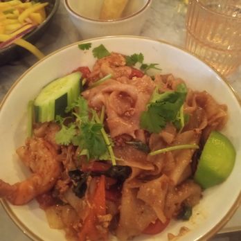 Saranrom Thai - Drunken Noodles with Shrimp - Thai Near Me - Elmhurst, New York Saranrom Thai - Drunken Noodles with Shrimp - Thai Near Me - Elmhurst, New York