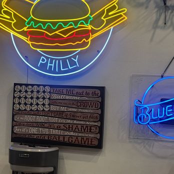 Burger & Philly - Great Restaurant and Awesome Staff - Burgers Near Me - Miami Beach, Florida
