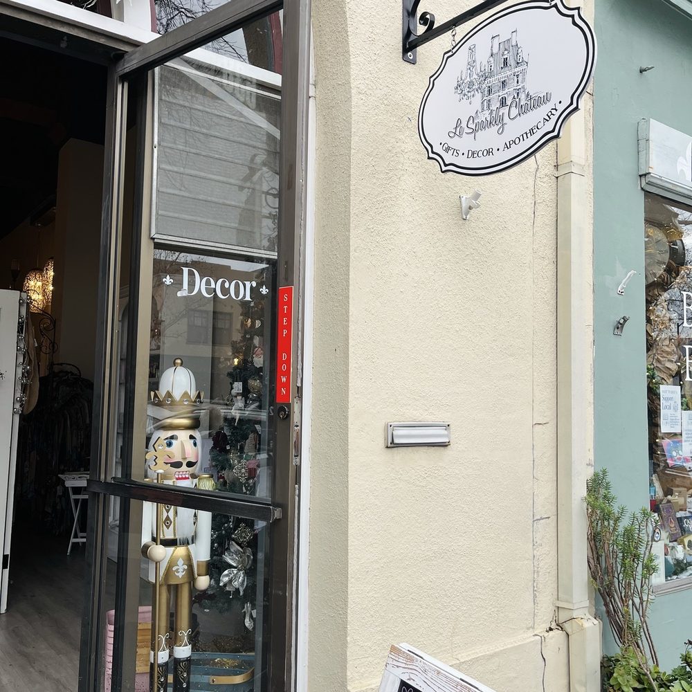 Le Sparkly Chateau - First Street in Downtown Benicia - Gift Shops Near Me - Benicia, California