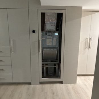 Leni Studio - Entry closet organization is amazing. The pantry to the right of the a/c is 12 inches deep. You can miss any food there! - Interior Design Near Me - Palm Beach Gardens, Florida