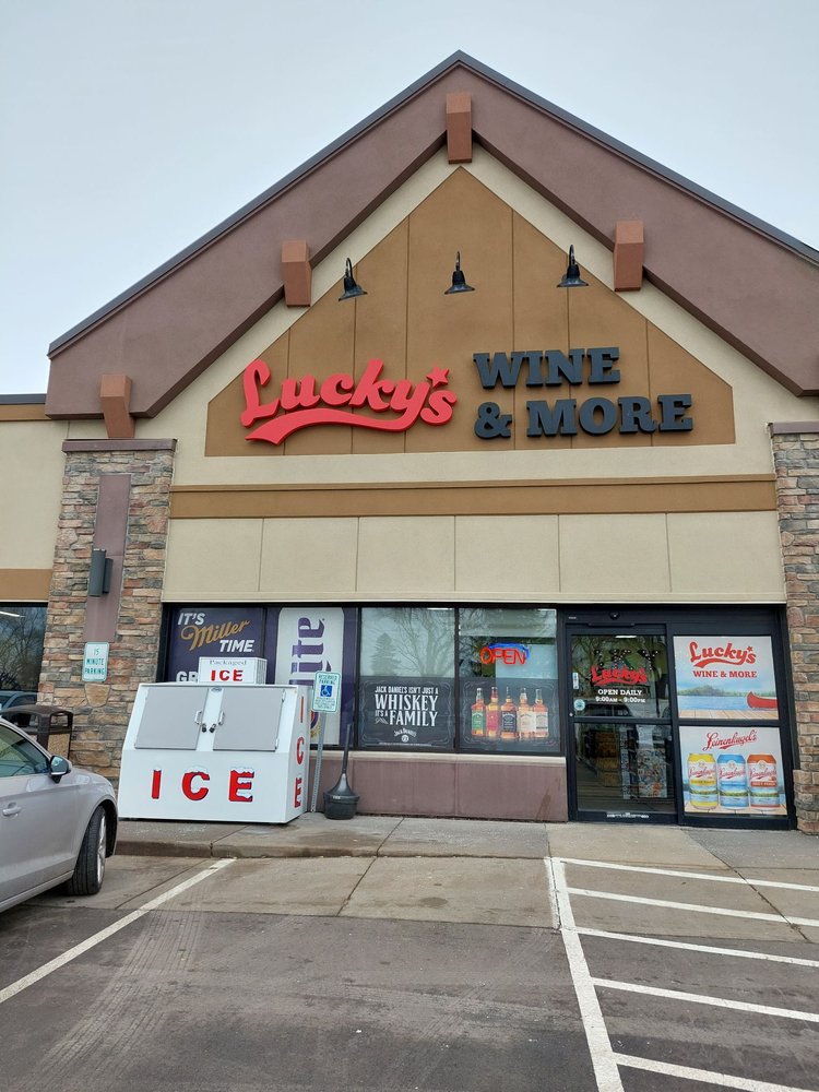 Lucky's Wine and More Logo