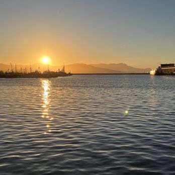 Scoma's Restaurant - Sunset at Scoma's - Seafood Near Me - San Francisco, California Scoma's Restaurant - Sunset at Scoma's - Seafood Near Me - San Francisco, California