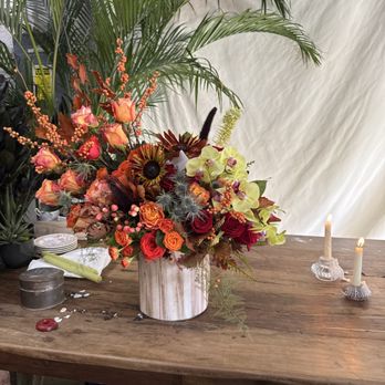 Beverly Hills Florist - Fall assortment - Florists Near Me - Beverly Hills, California Beverly Hills Florist - Fall assortment - Florists Near Me - Beverly Hills, California