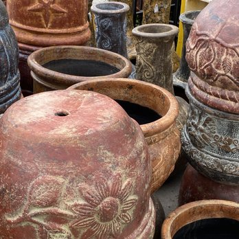 Reye's Produce - a variety of clay pots - Fruits & Veggies Near Me - Houston, Texas Reye's Produce - a variety of clay pots - Fruits & Veggies Near Me - Houston, Texas