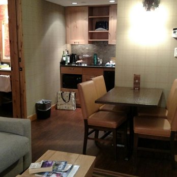 Fox Hotel & Suites - Hotels Near Me - Banff, Alberta Fox Hotel & Suites - Hotels Near Me - Banff, Alberta