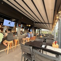 ViewHouse Littleton - Rooftop Patio Bar