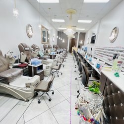 VIP Nails and Spa - Newly renovated,it's clean,bright and spacious.Always have complimentary